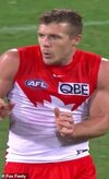 57805971-10816023-Parker_cut_through_the_Bombers_midfield-a-23_1652528635475.jpg
