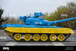 kiew-ukraine-17th-apr-2019-a-blue-yellow-painted-t64-tank-stands-at-the-mother-home-statue-cre...jpg