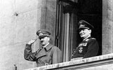 Adolf_Hitler_und_Hermann_Goring_trans_NvBQzQNjv4Bq_01geUMvhhqXYj_tJM1bT4JpN1butCYh4PSmYUxIH9Q.jpg
