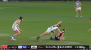 Quarter 4 - Bounce 1 - Image 5 - Collingwood draw tackler then give to Daicos.png