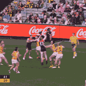 R23 v Hawks (3).gif