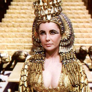 Cleopatra-cleopatra-1963-30460440-1503-1016-2303636099.jpg