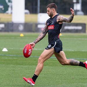 Jamie Elliott 1DX_4710.jpg