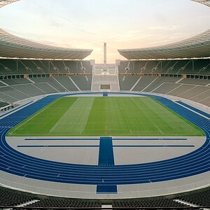 Olympiastadion_Berlin_Inside_Day.jpg