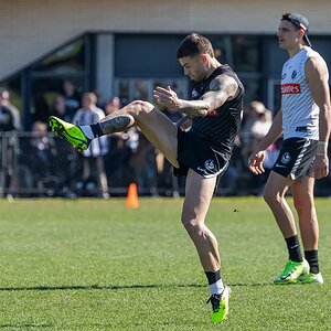 Jamie Elliott 1DX_5715.jpg