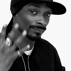 snoop-dogg-drop-it-like-its-hot.gif