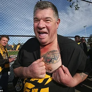 44D6B96400000578-4931770-There_were_plenty_of_tattoos_on_display_as_the_proud_club_looks_-a-9...webp